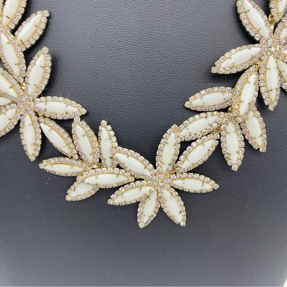 Talbots White Star Burst Flower Vintage Necklace - Picture 5 of 9